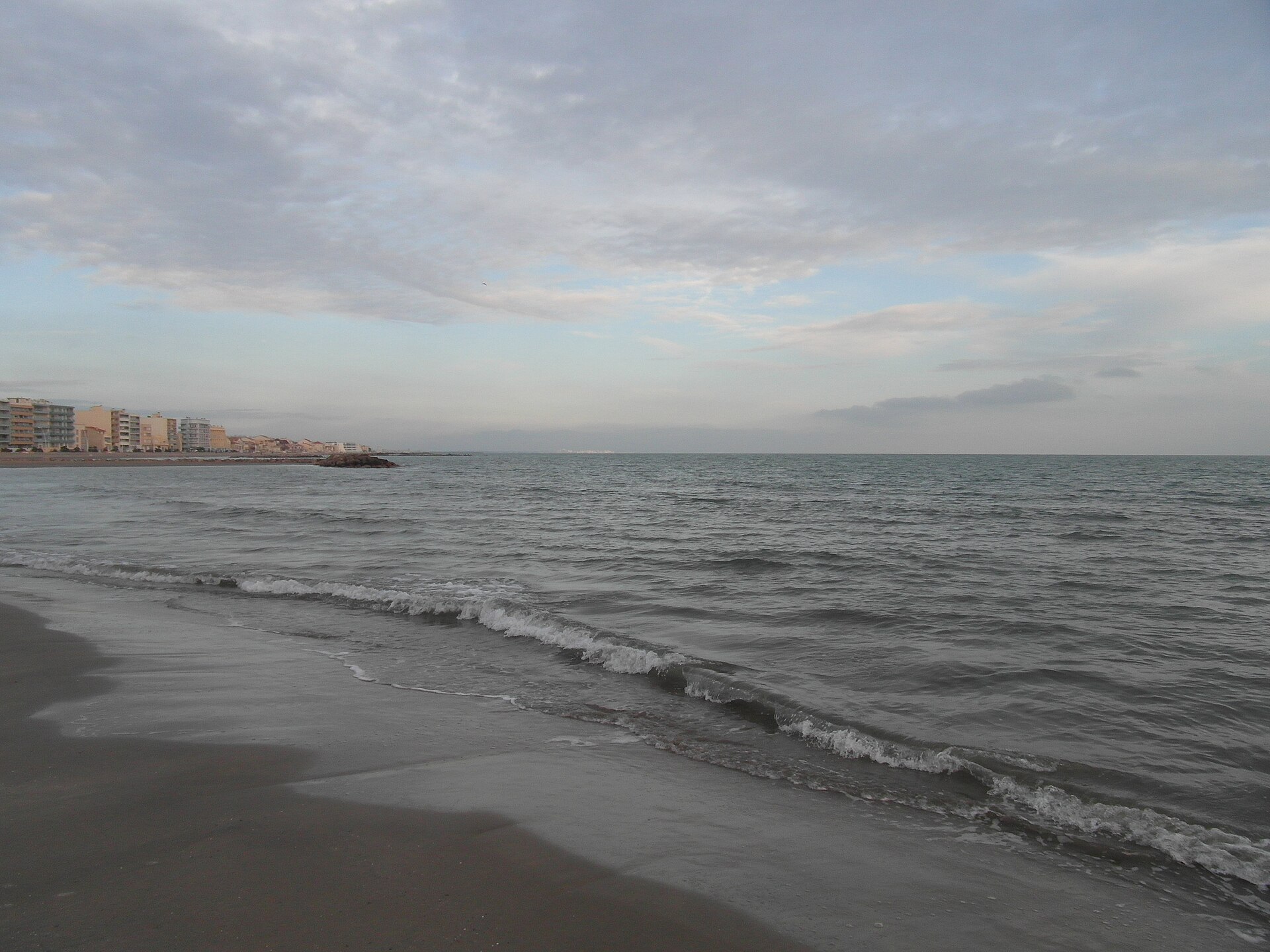 Vue panoramique sur le Golfe du Lion depuis la côte héraultaise